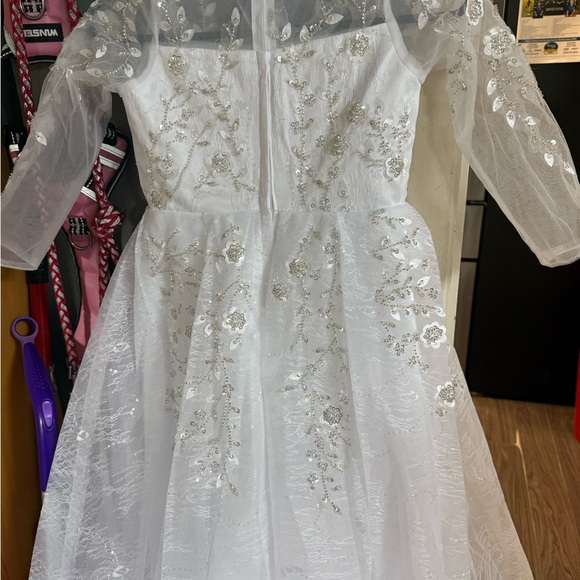 Elegant White Floral Embellished Dress - Picture 2 of 2